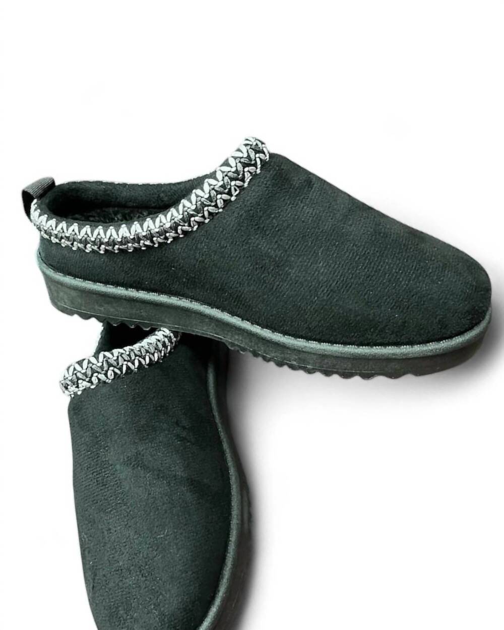 NEW SHOE LA LA women's braid ugg inspo slipper in black